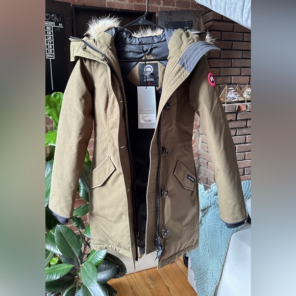 Brand New - Canada Goose Winter Jacket (Rossclair Parka)